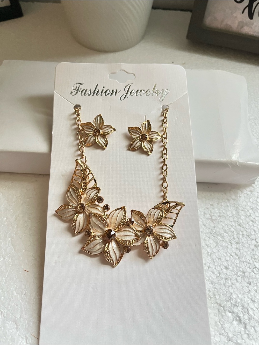 Fashion Jewelry Set Gold Flower with stone